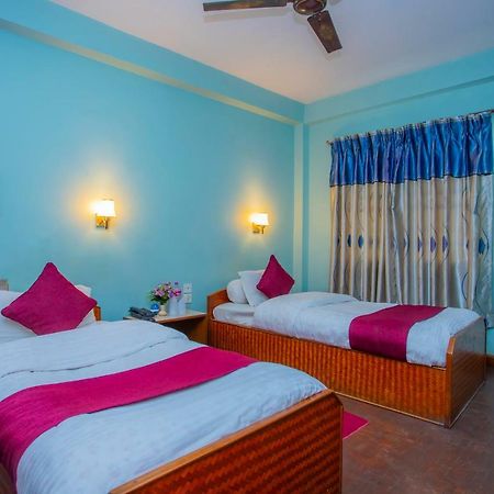 Spot On 445 New Hotel Natureland Pokhara Esterno foto