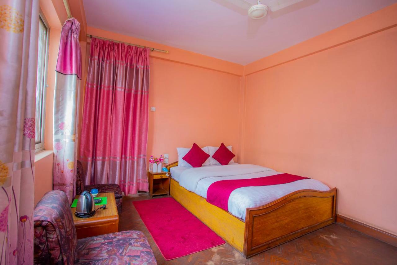 Spot On 445 New Hotel Natureland Pokhara Esterno foto