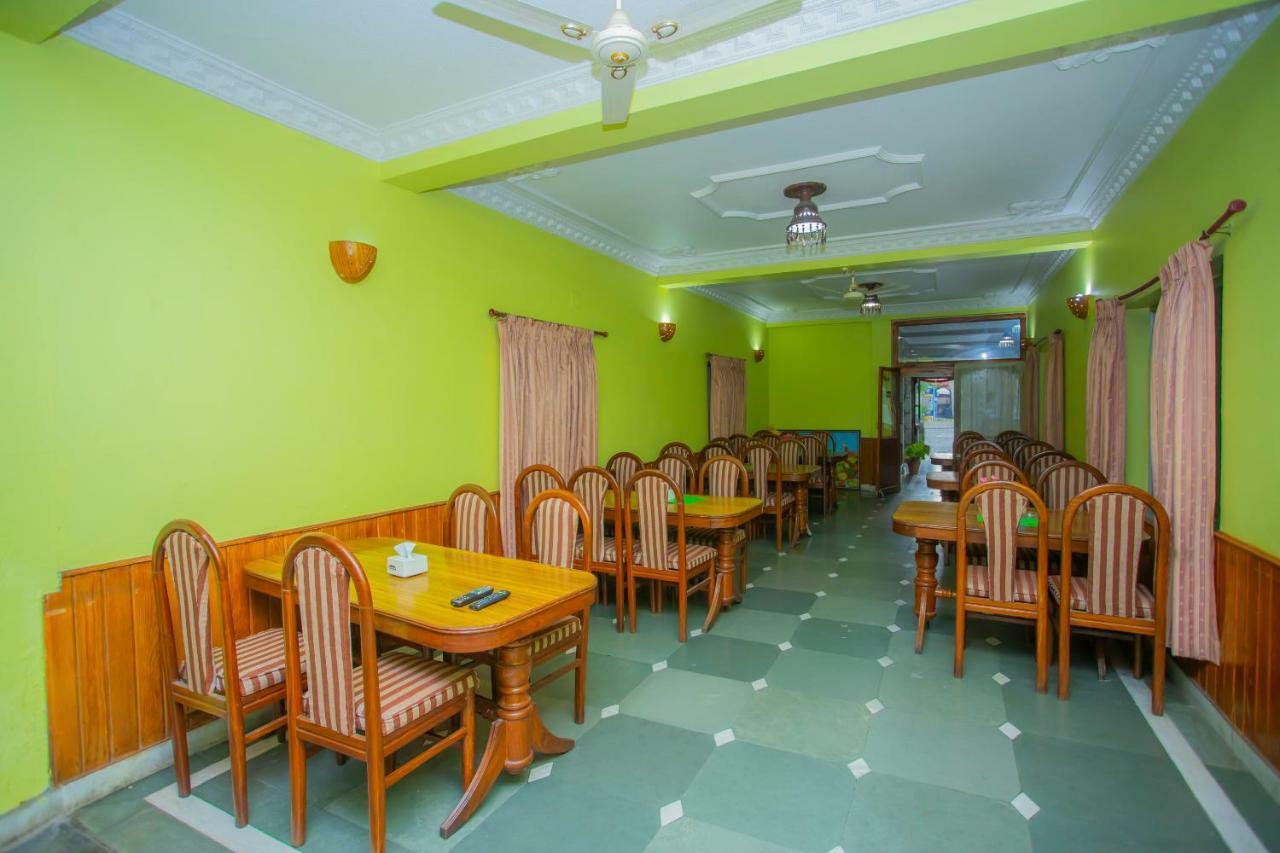 Spot On 445 New Hotel Natureland Pokhara Esterno foto