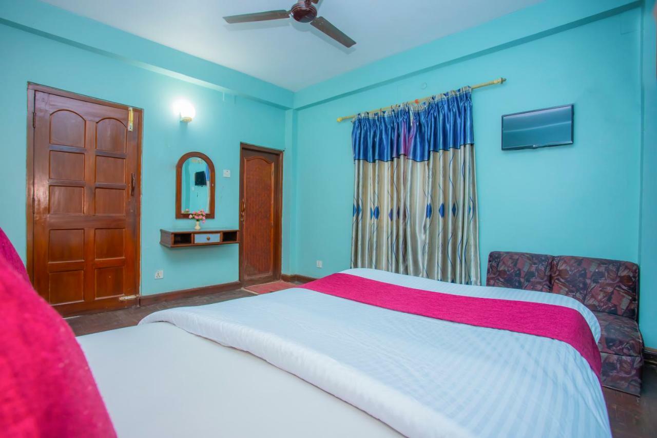 Spot On 445 New Hotel Natureland Pokhara Esterno foto