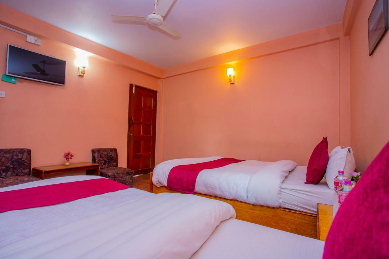 Spot On 445 New Hotel Natureland Pokhara Esterno foto