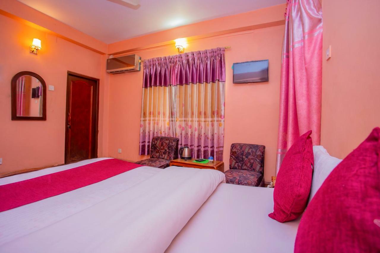 Spot On 445 New Hotel Natureland Pokhara Esterno foto