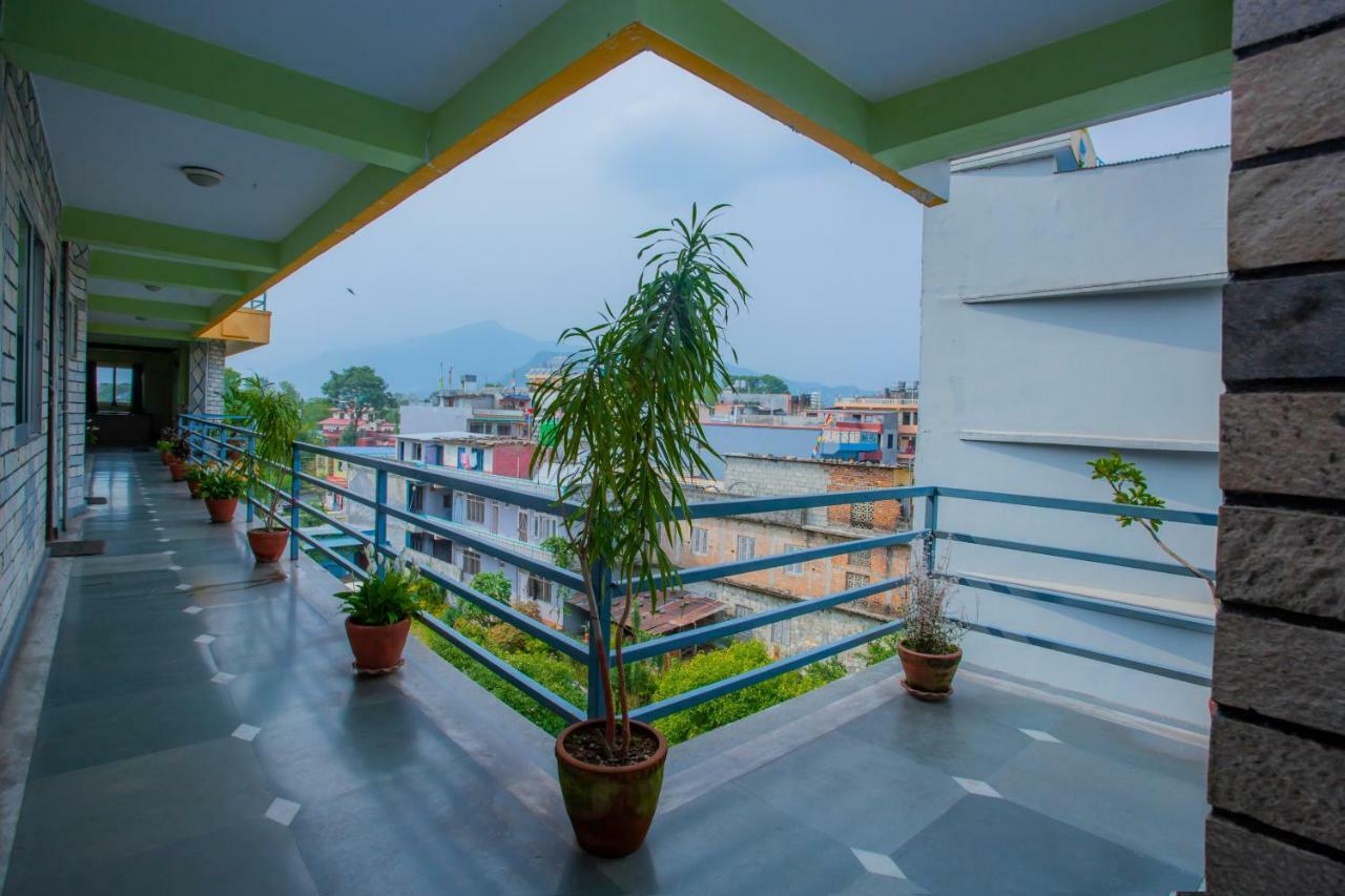 Spot On 445 New Hotel Natureland Pokhara Esterno foto