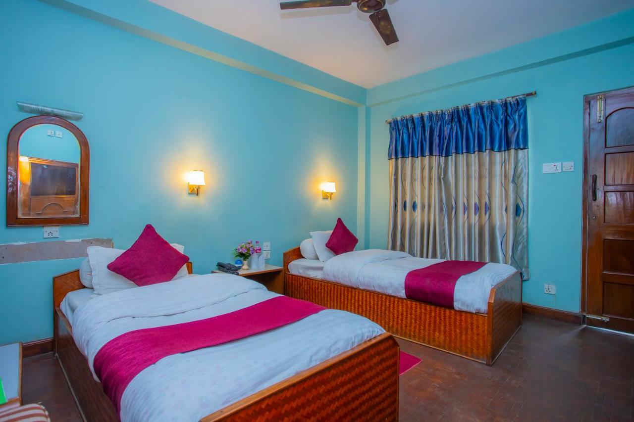 Spot On 445 New Hotel Natureland Pokhara Esterno foto