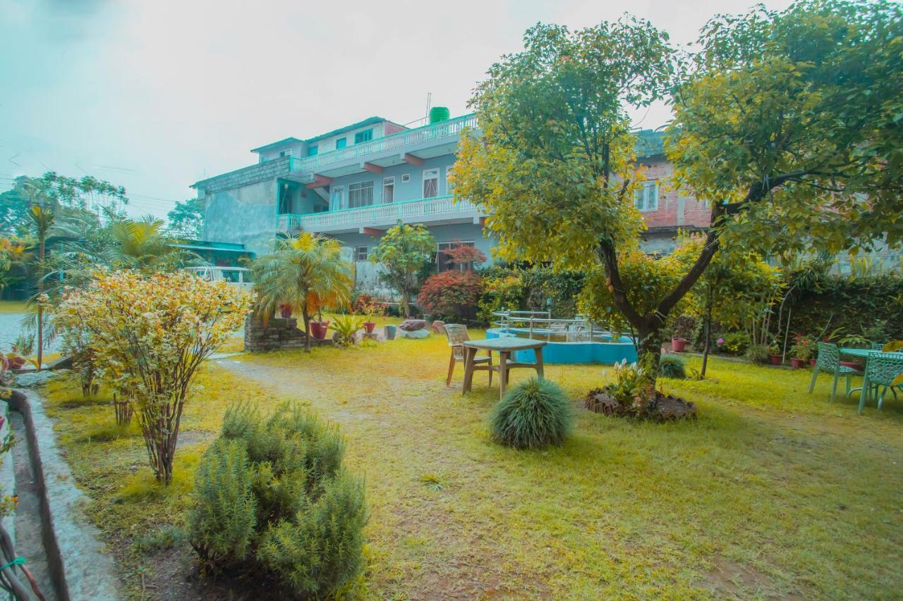 Spot On 445 New Hotel Natureland Pokhara Esterno foto